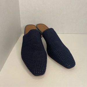 Donald Pliner Fenda Sample Size 6 Shoe Navy